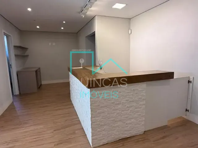 Casa com 250m² 8 quartos e 3 banheiros, para alugar, no bairro Vila Virgínia em Jundiaí