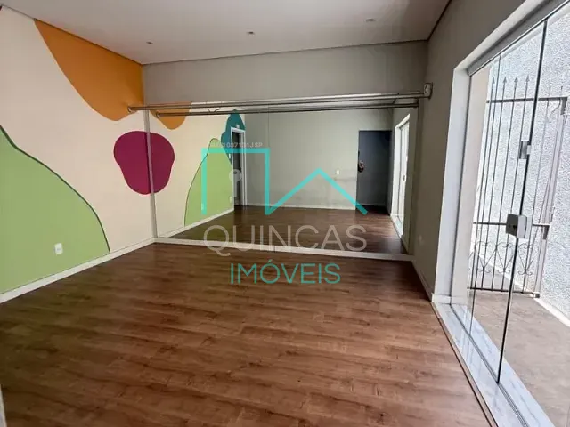Casa com 250m² 8 quartos e 3 banheiros, para alugar, no bairro Vila Virgínia em Jundiaí