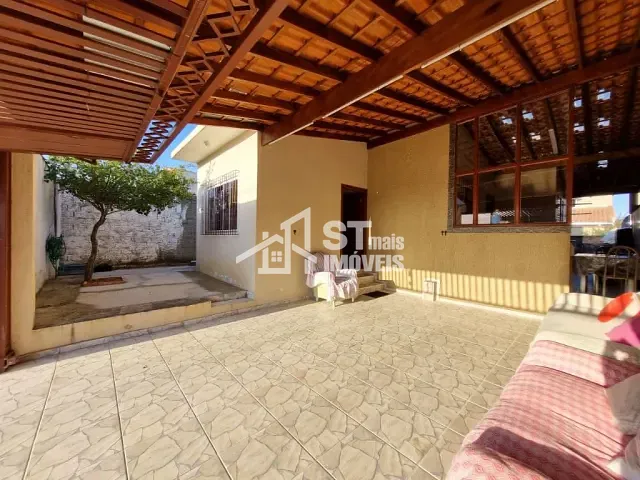Casa com 200m² 2 quartos e 2 banheiros, à venda, no bairro Jardim Brasil em Andradas