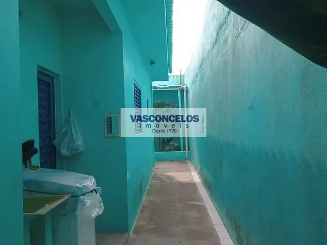 Casa com 140m² 2 quartos e 1 banheiro, à venda, no bairro Parque dos Príncipes em Jacareí