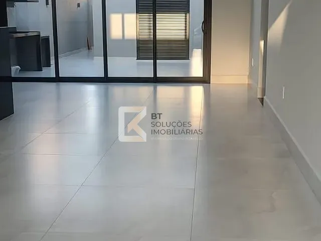 Casa com 300m² 3 quartos e 2 banheiros, à venda, no bairro Jardins Di Roma em Indaiatuba