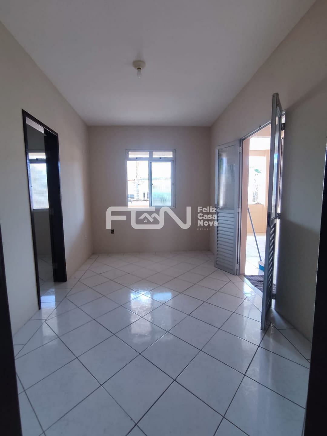 Casa à venda com 2 quartos, 10m² - Foto 18