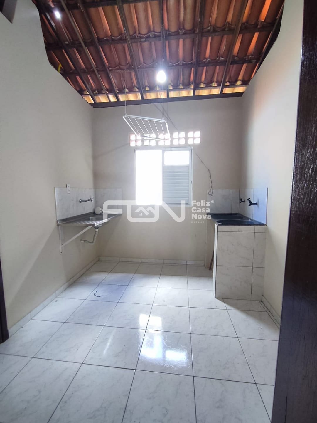 Casa à venda com 2 quartos, 10m² - Foto 17