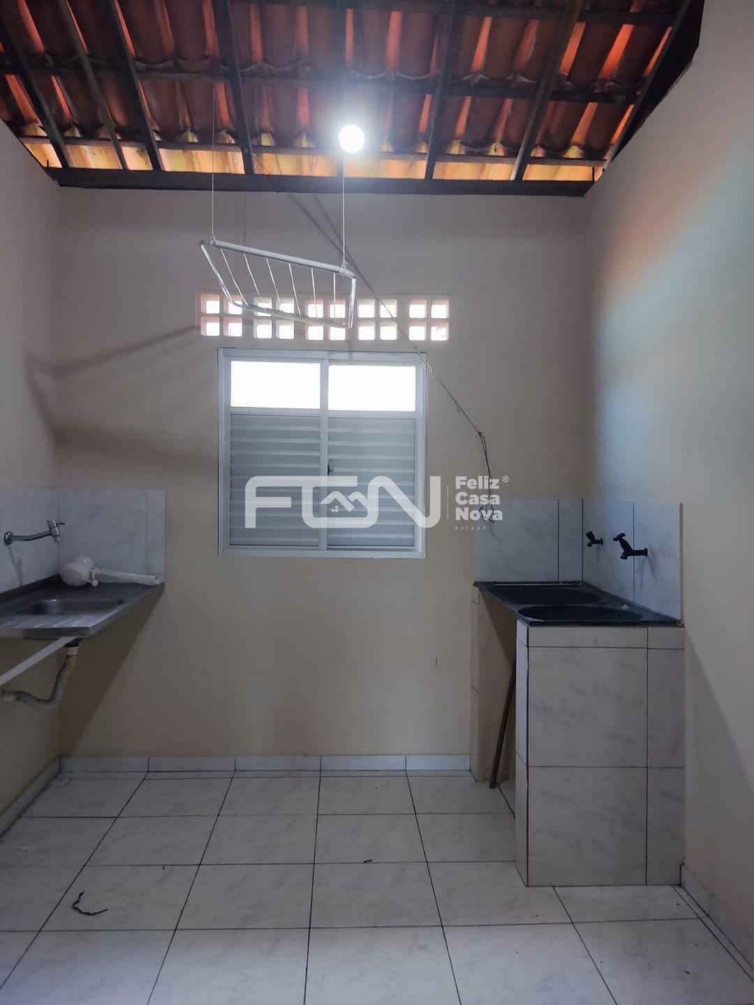 Casa à venda com 2 quartos, 10m² - Foto 22
