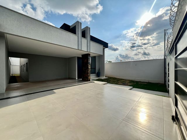 Casa com 360m² 3 quartos e 2 banheiros, à venda, no bairro Jardim Novo Petrópolis em Goiânia