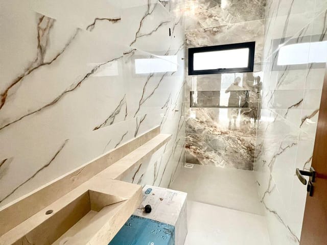 Casa com 360m² 3 quartos e 2 banheiros, à venda, no bairro Jardim Novo Petrópolis em Goiânia
