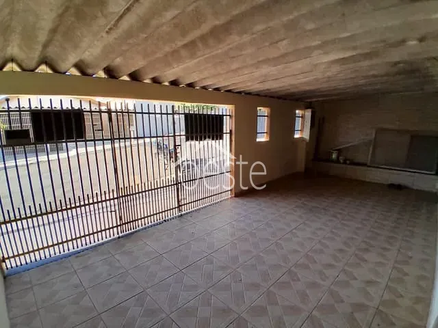 Casa 5 quartos e 3 banheiros, à venda, no bairro Residencial São Joaquim em Santa Bárbara D'Oeste