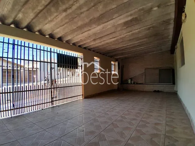 Casa 5 quartos e 3 banheiros, à venda, no bairro Residencial São Joaquim em Santa Bárbara D'Oeste