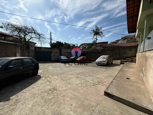 Casa com 621m² 4 quartos e 1 banheiro, à venda, no bairro Jardim Alvorada em Belo Horizonte