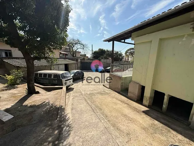 Casa com 621m² 4 quartos e 1 banheiro, à venda, no bairro Jardim Alvorada em Belo Horizonte