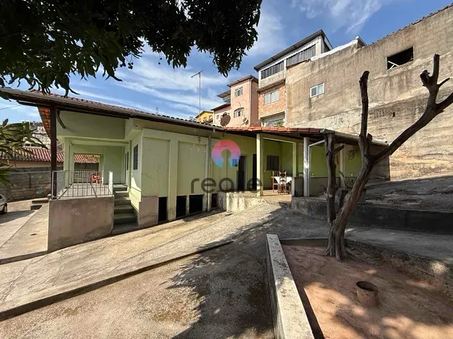 Casa com 621m² 4 quartos e 1 banheiro, à venda, no bairro Jardim Alvorada em Belo Horizonte