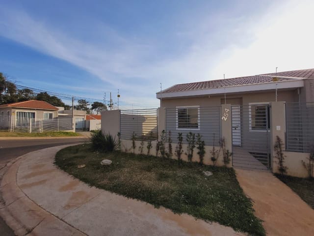 Casa com 2 dormitórios para alugar- Cará-Cará