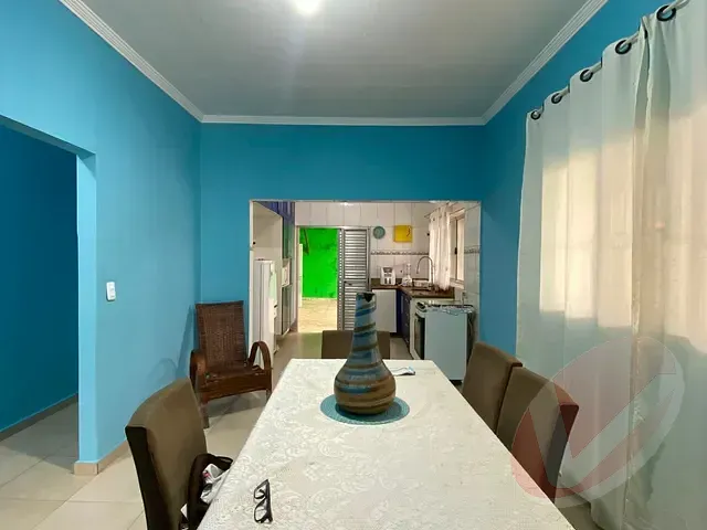 Casa com 357m² 3 quartos e 2 banheiros, à venda, no bairro Solemar em Praia Grande