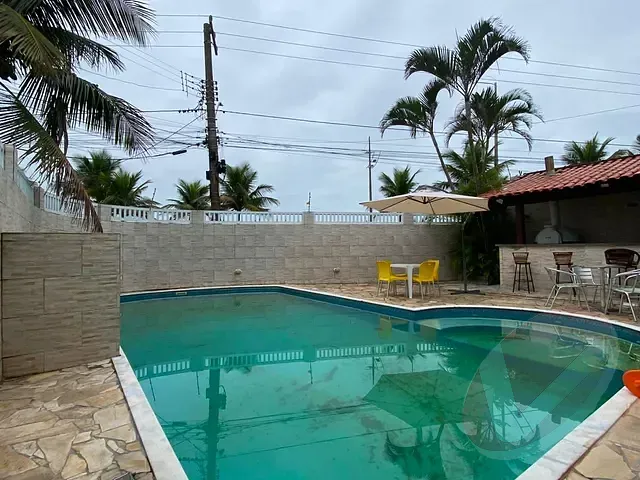 Casa com 357m² 3 quartos e 2 banheiros, à venda, no bairro Solemar em Praia Grande