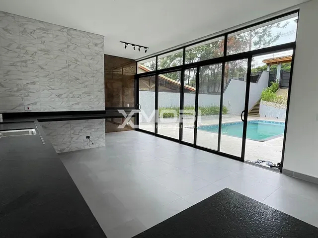 Casa com 544m² 3 quartos e 3 banheiros, à venda, no bairro Jardim Estância Brasil em Atibaia