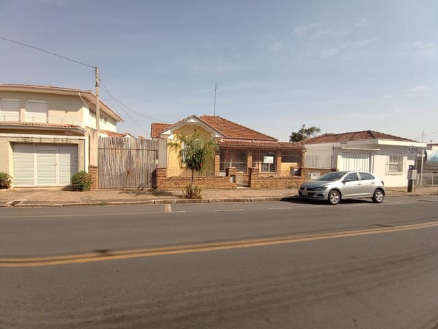 Casa com 405m² 3 quartos e 2 banheiros, à venda, no bairro Centro em São João da Boa Vista