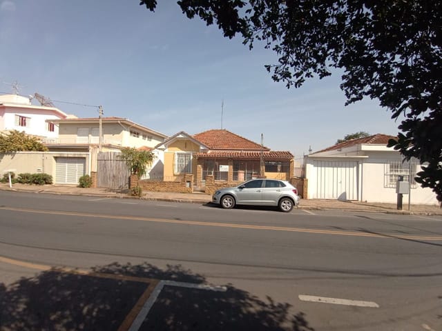 Casa com 405m² 3 quartos e 2 banheiros, à venda, no bairro Centro em São João da Boa Vista