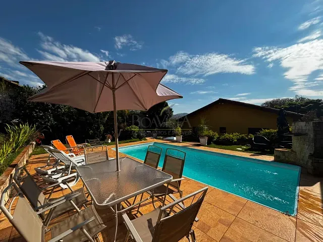 Casa com 1000m² 3 quartos e 3 banheiros, à venda, no bairro Batatuba em Piracaia
