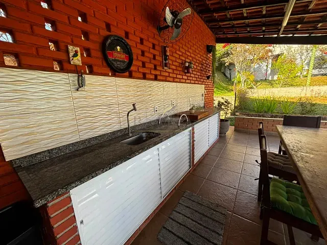 Casa com 1000m² 3 quartos e 3 banheiros, à venda, no bairro Batatuba em Piracaia