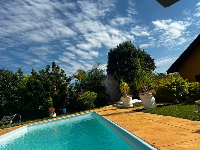 Casa com 1000m² 3 quartos e 3 banheiros, à venda, no bairro Batatuba em Piracaia