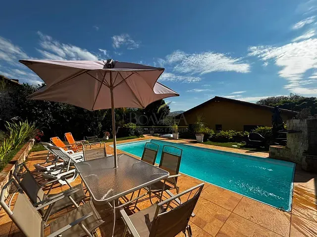 Casa com 1000m² 3 quartos e 3 banheiros, à venda, no bairro Batatuba em Piracaia