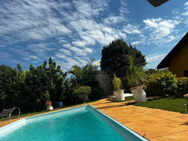 Casa com 1000m² 3 quartos e 3 banheiros, à venda, no bairro Batatuba em Piracaia