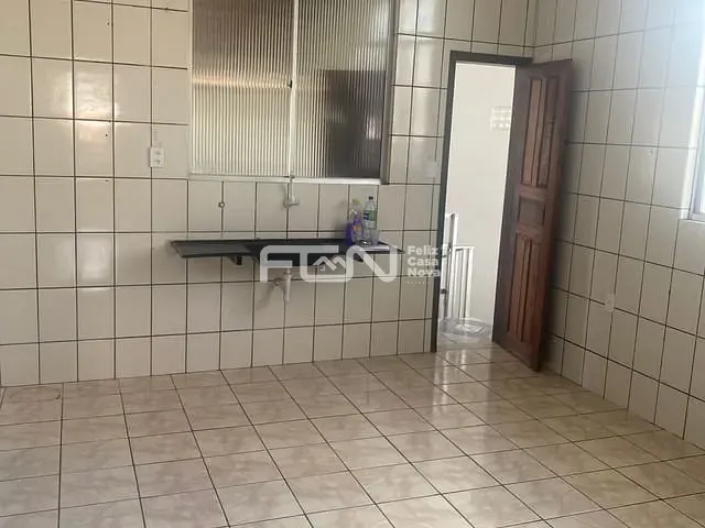Casa 3 quartos e 3 banheiros, para alugar, no bairro Centro em Camaçari