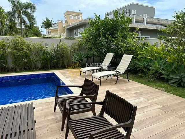 Casa com 600m² 4 quartos e 6 banheiros, para alugar, no bairro Jurerê Internacional em Florianópolis