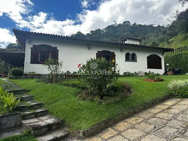 Casa com 3060m² 3 quartos e 4 banheiros, à venda, no bairro Fazenda Boa Fé em Teresópolis