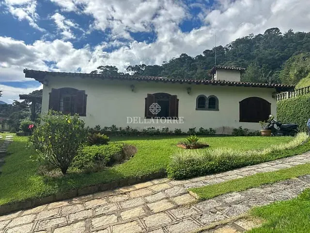 Casa com 3060m² 3 quartos e 4 banheiros, à venda, no bairro Fazenda Boa Fé em Teresópolis