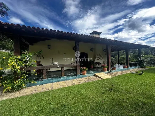 Casa com 3060m² 3 quartos e 4 banheiros, à venda, no bairro Fazenda Boa Fé em Teresópolis