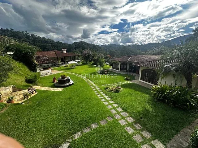 Casa com 3060m² 3 quartos e 4 banheiros, à venda, no bairro Fazenda Boa Fé em Teresópolis
