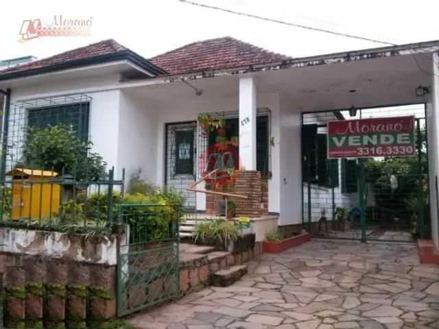 Casa com 300m² 3 quartos e 2 banheiros, à venda, no bairro Medianeira em Porto Alegre