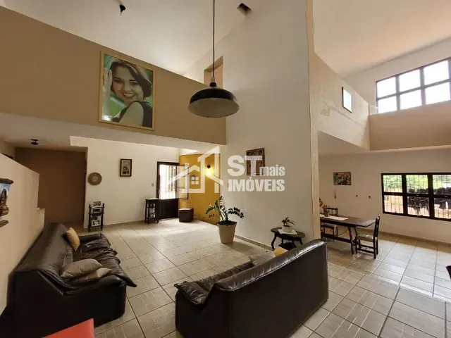 Casa com 710m² 4 quartos e 3 banheiros, à venda, no bairro Vila Mosconi em Andradas