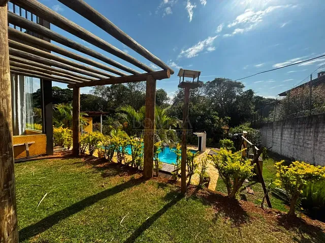 Casa com 1000m² 3 quartos e 5 banheiros, à venda, no bairro Batatuba em Piracaia