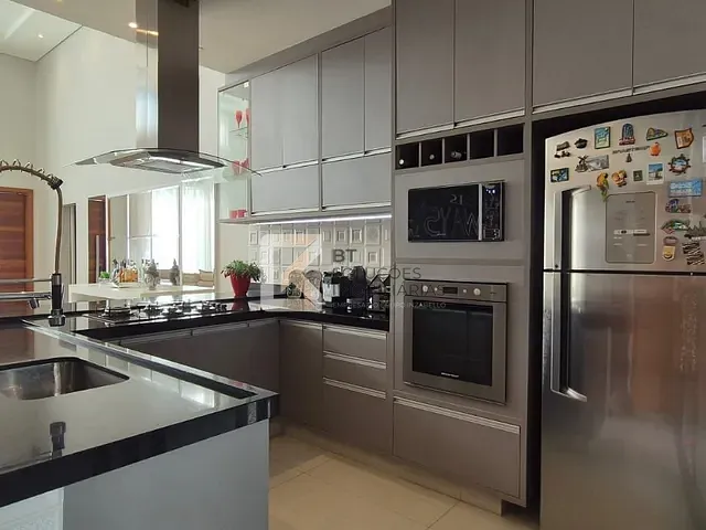 Casa com 300m² 3 quartos e 5 banheiros, à venda, no bairro Jardim Residencial Dona Lucilla em Indaiatuba
