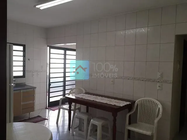 Casa com 188m² 2 quartos e 1 banheiro, à venda, no bairro Jardim das Industrias em São José dos Campos