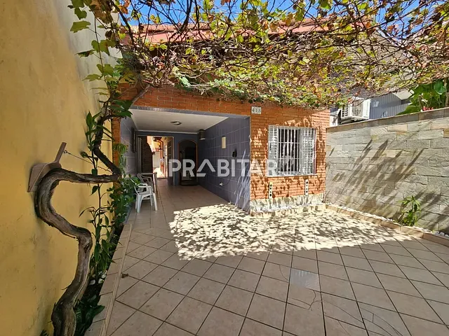 Casa 3 quartos e 1 banheiro, à venda, no bairro Canto do Forte em Praia Grande