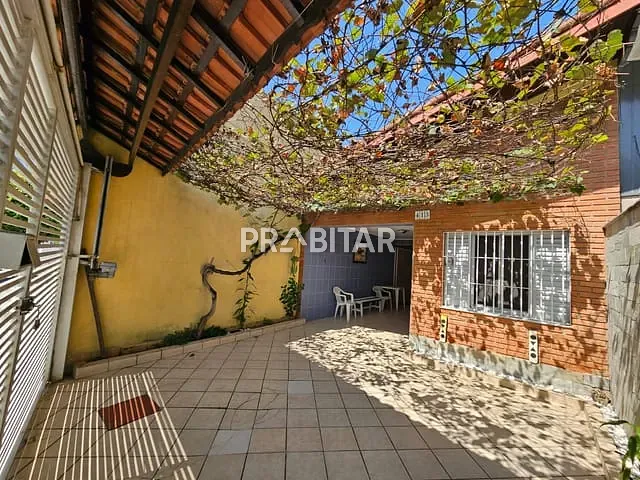 Casa 3 quartos e 1 banheiro, à venda, no bairro Canto do Forte em Praia Grande