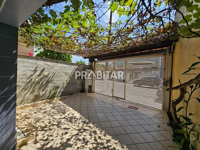 Casa 3 quartos e 1 banheiro, à venda, no bairro Canto do Forte em Praia Grande