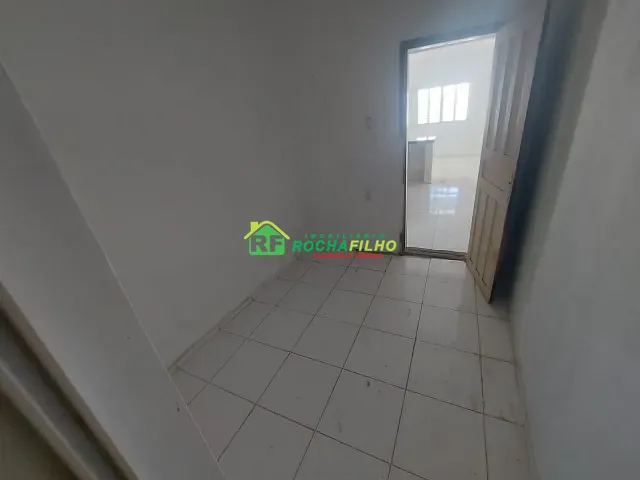 Casa com 274m² 4 quartos e 1 banheiro, para alugar, no bairro Vermelha em Teresina