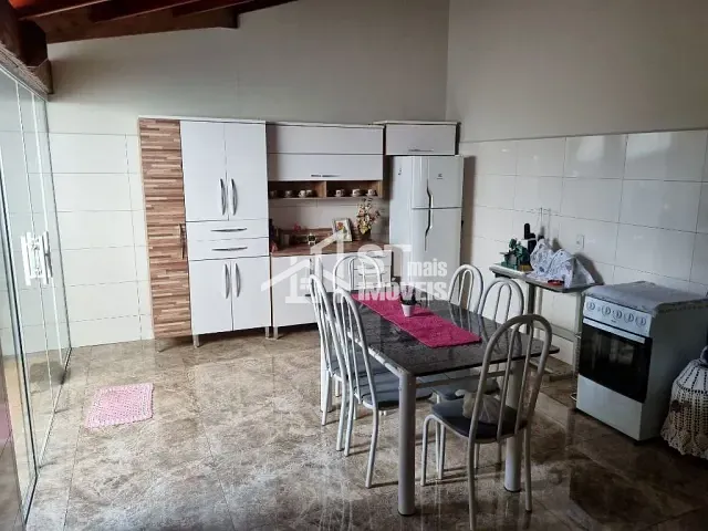 Casa com 200m² 2 quartos e 1 banheiro, à venda, no bairro Jardim Brasil em Andradas