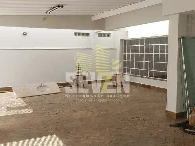 Casa com 363m² 5 quartos e 3 banheiros, à venda, no bairro Vila Noemy em Bauru