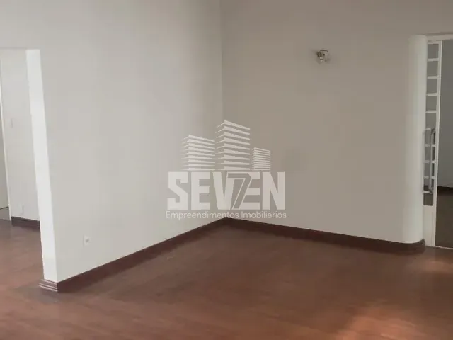 Casa com 363m² 5 quartos e 3 banheiros, à venda, no bairro Vila Noemy em Bauru