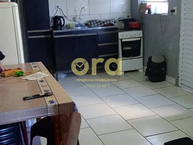 Casa com 110m² 2 quartos e 1 banheiro, à venda, no bairro Três Vendas em Pelotas