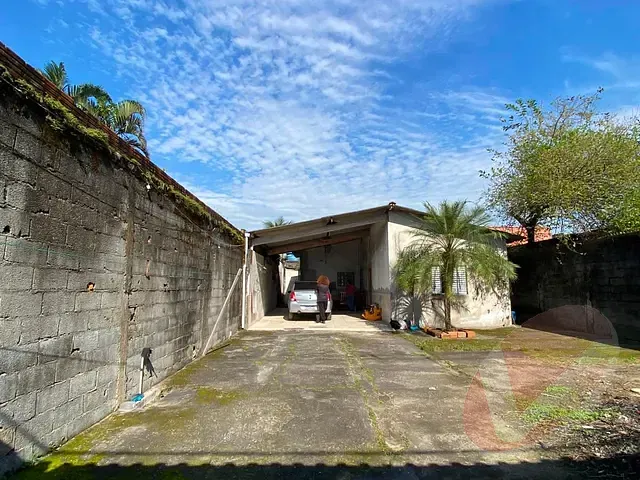 Casa com 206m² 3 quartos e 2 banheiros, à venda, no bairro Esmeralda em Praia Grande