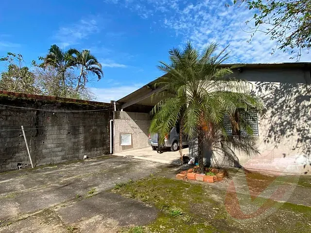 Casa com 206m² 3 quartos e 2 banheiros, à venda, no bairro Esmeralda em Praia Grande