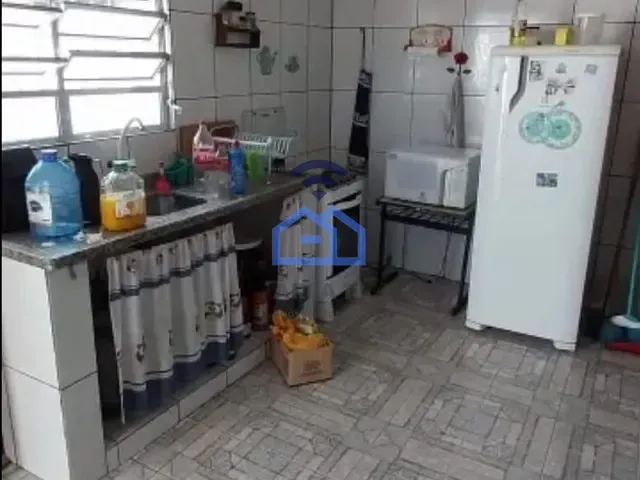 Casa com 300m² 2 quartos e 2 banheiros, à venda, no bairro Perequê Mirim em Caraguatatuba