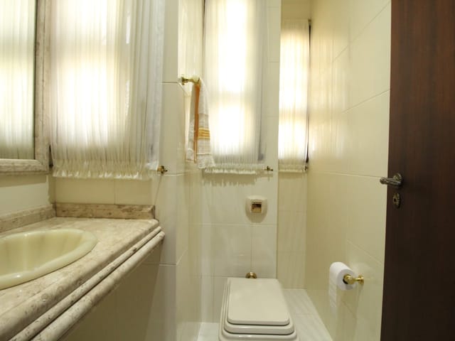 Casa com 1230m² 5 quartos e 4 banheiros, à venda, no bairro Estrela em Ponta Grossa