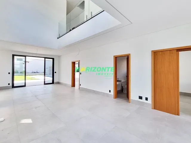 Casa com 582m² 4 quartos e 4 banheiros, à venda, no bairro Urbanova em São José dos Campos